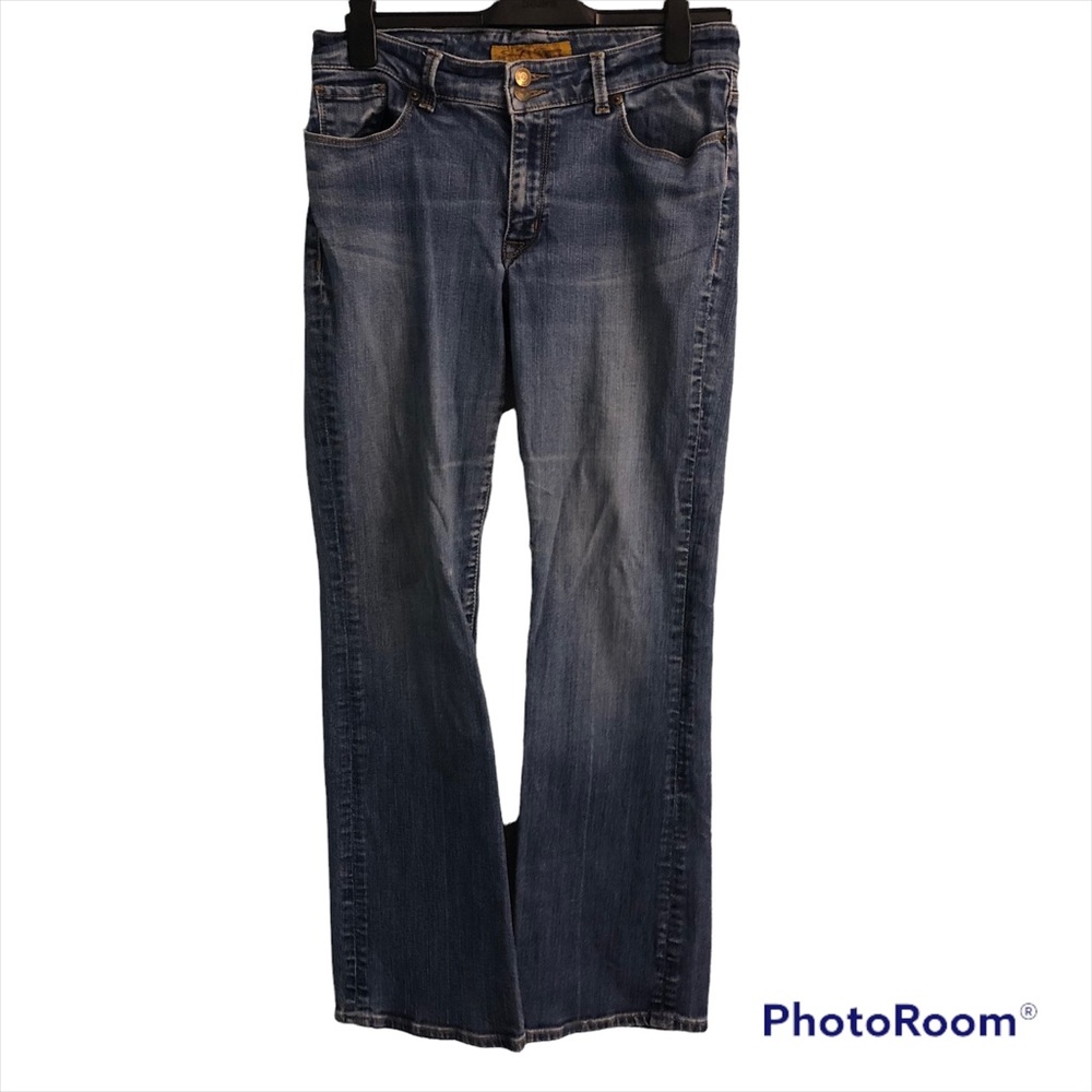 Seven7 premium denim 2 button closure flared low waisted jeans size 10